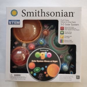 Smithsonian Full Color Glow In The Dark 3-D Solar System Hang From Ceiling